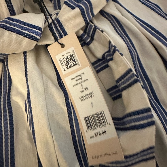 NWT BCBGeneration Women’s Beige Blue Gardenia Day Shorts (10) - Picture 2 of 4